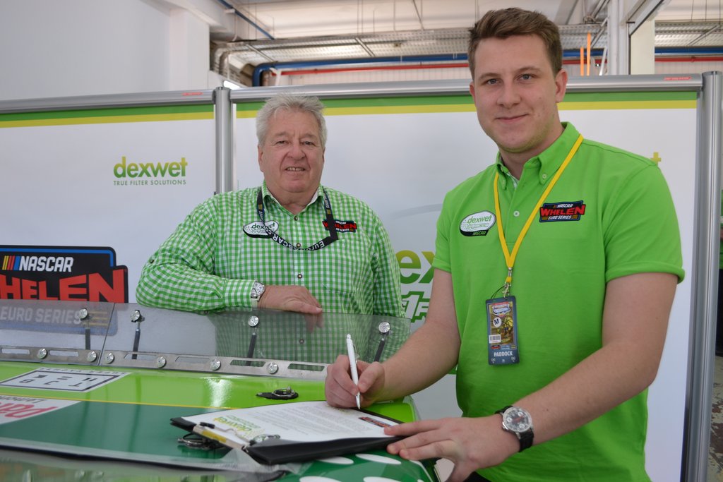 Lasse L. Sørensen med sin nye Teamchef i NASCAR